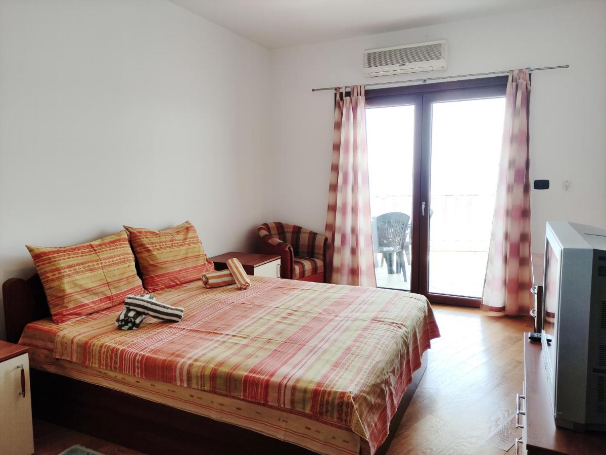 Apartments Altea Rafailovici Exterior photo